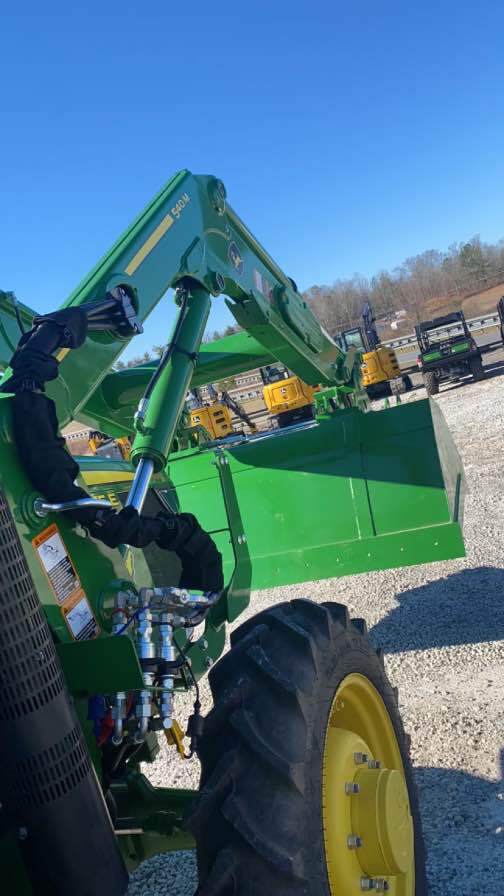 2022 John Deere 5055E Image 4