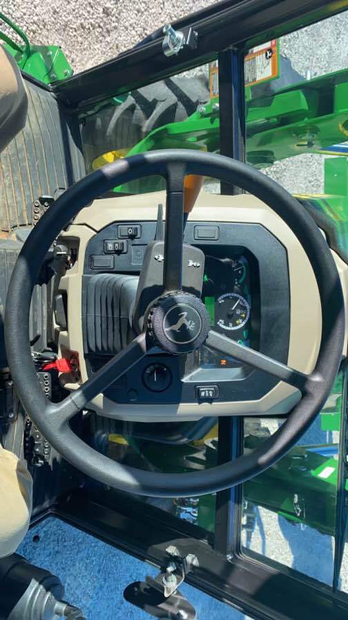 2022 John Deere 5055E Image 12