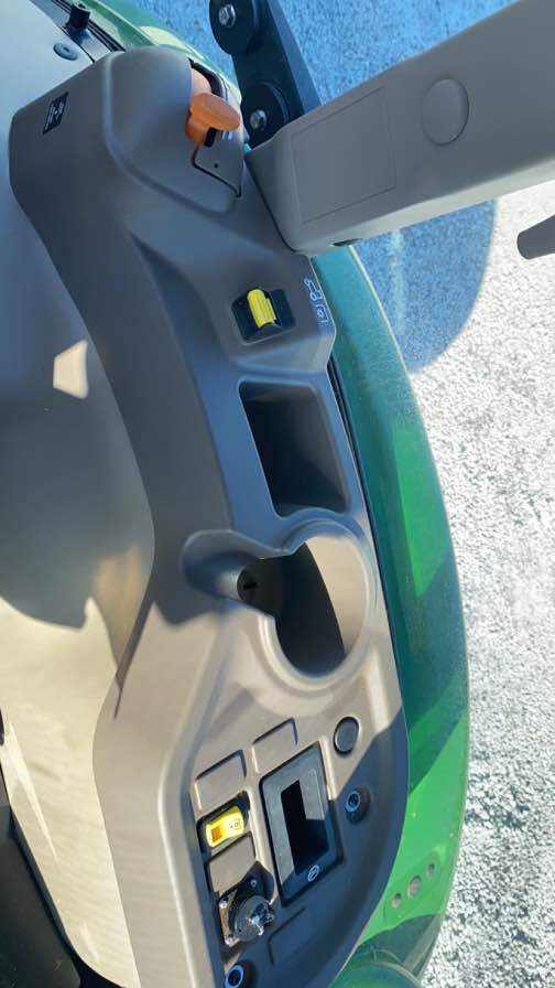 2022 John Deere 5055E Image 11