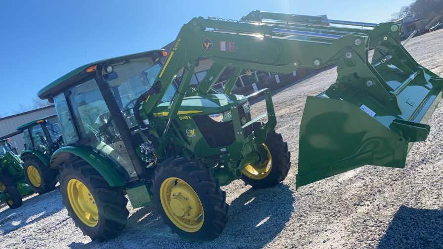 2022 John Deere 5055E Image 1