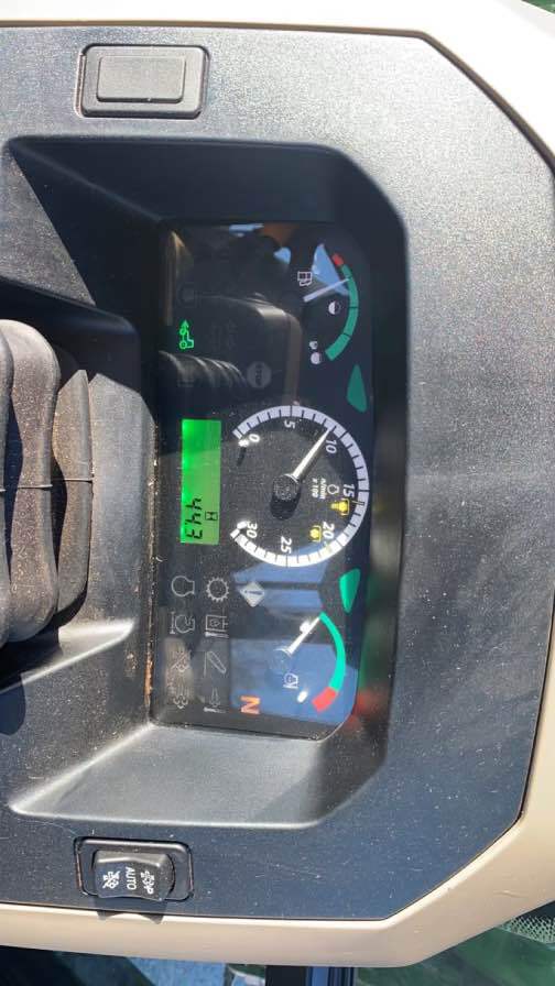 2022 John Deere 5055E Image 10