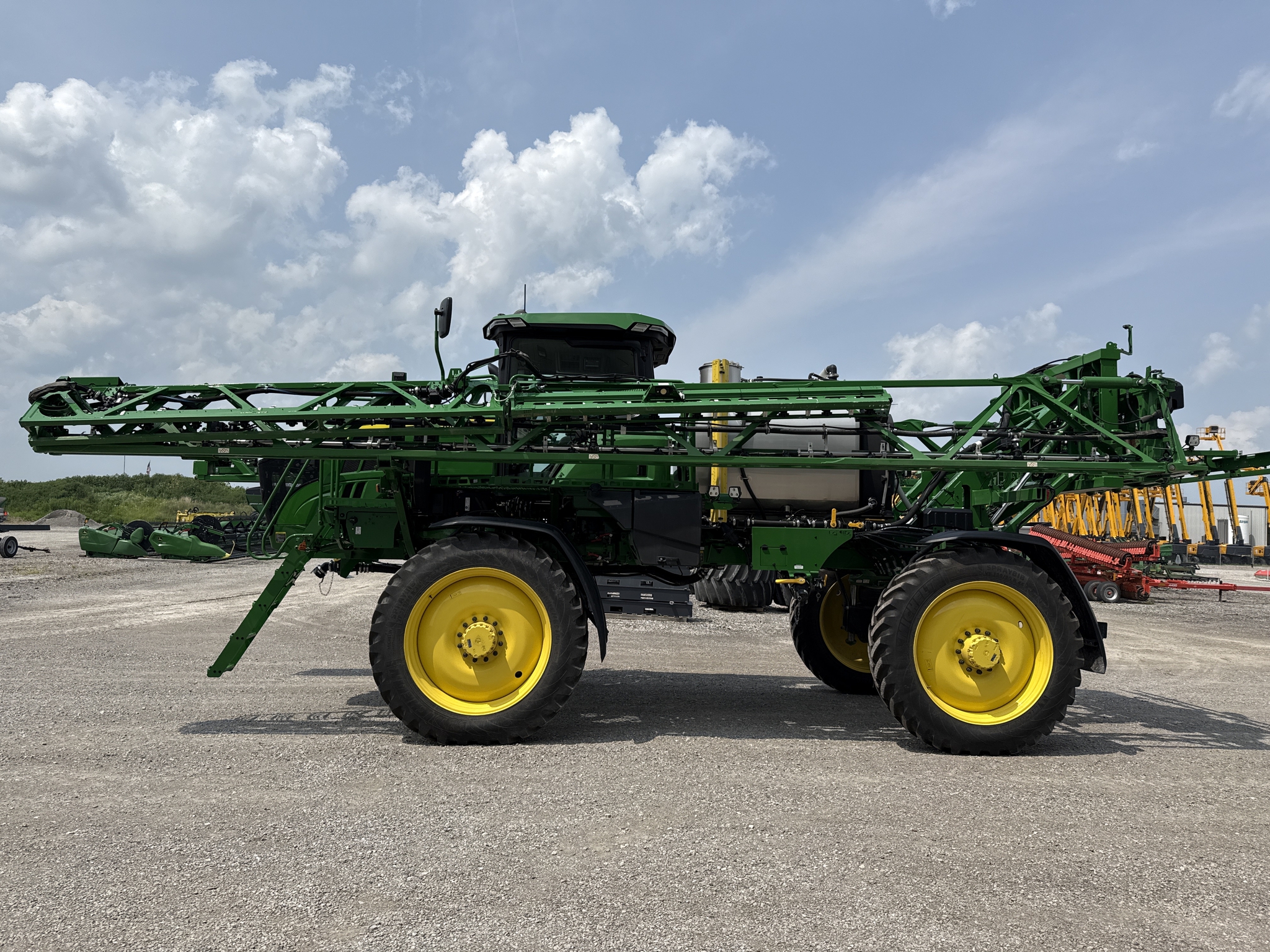 2024 John Deere 410R Image 3