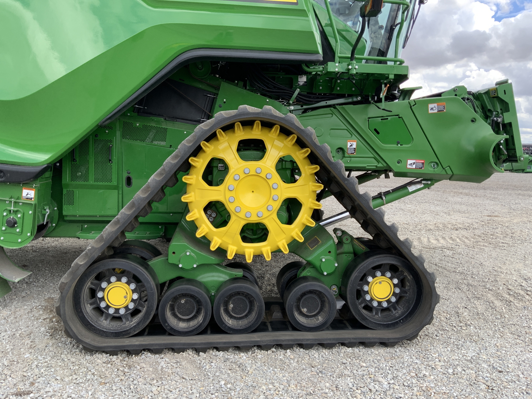 2024 John Deere X9 1000 Image 16