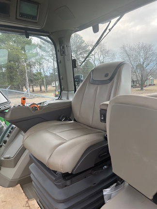 2023 John Deere 8R 370