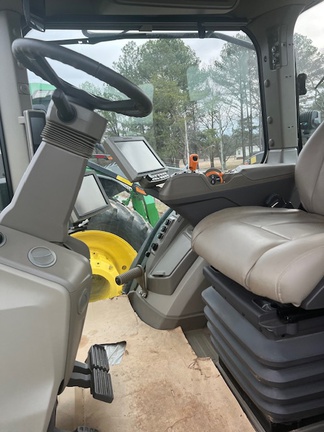 2023 John Deere 8R 370