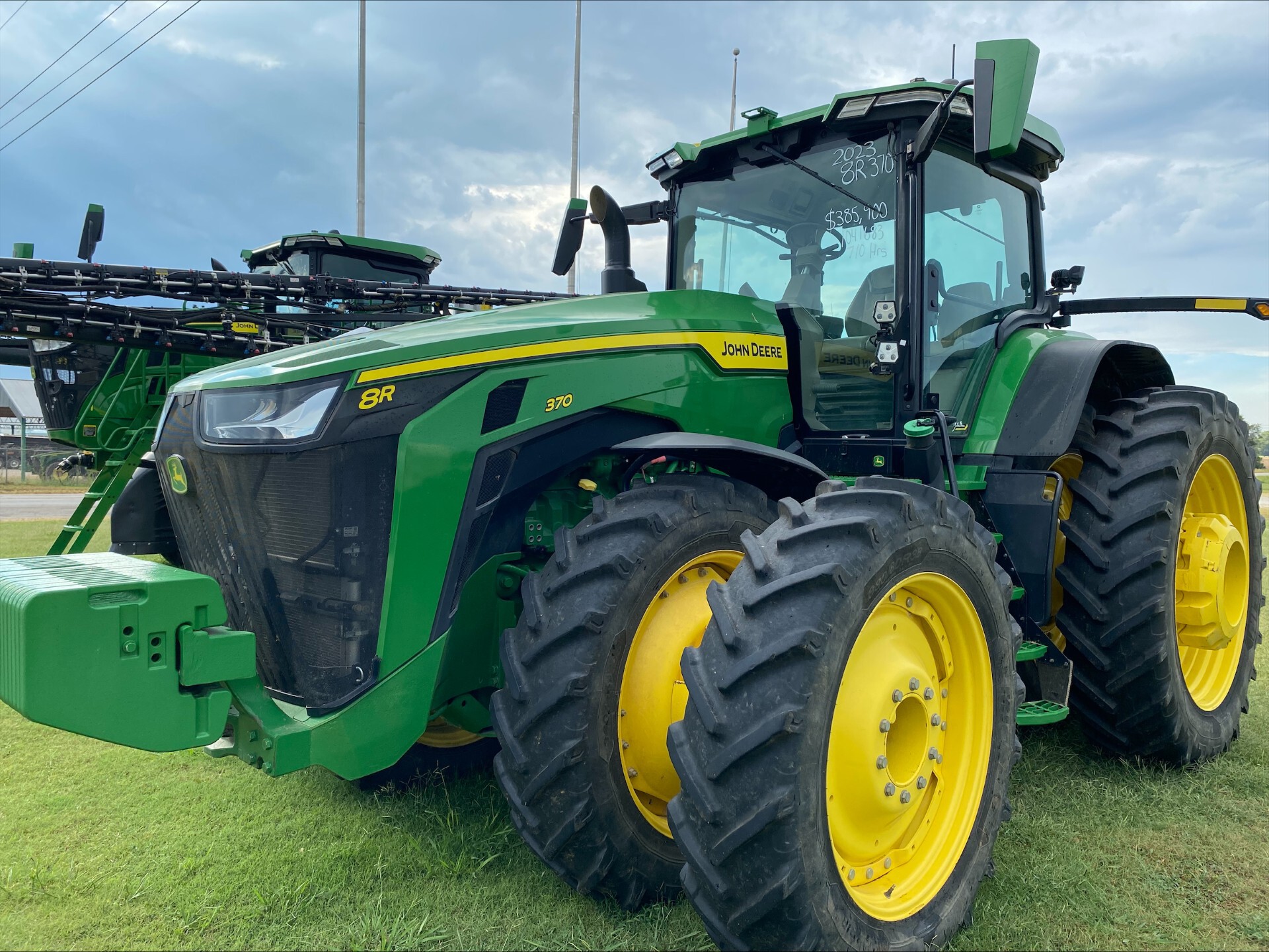 2023 John Deere 8R 370