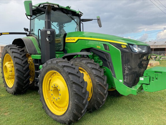 2023 John Deere 8R 370