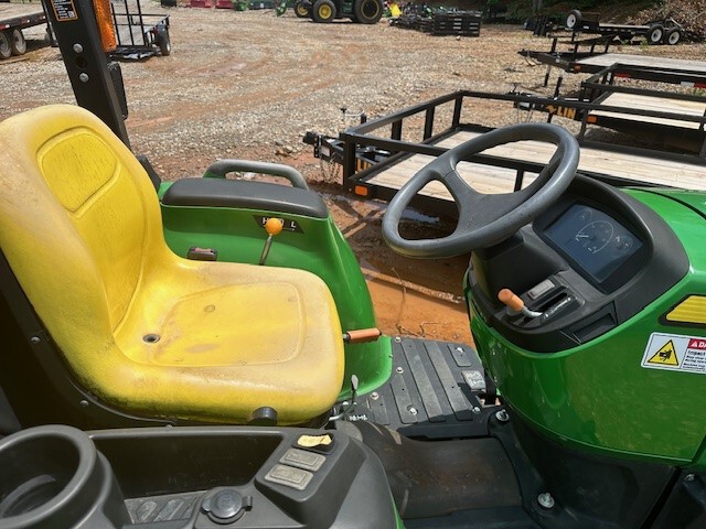 2018 John Deere 3032E Image 4