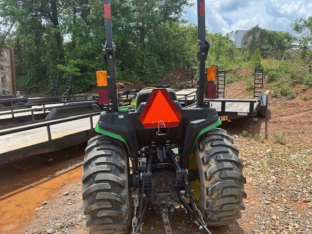 2018 John Deere 3032E Image 3