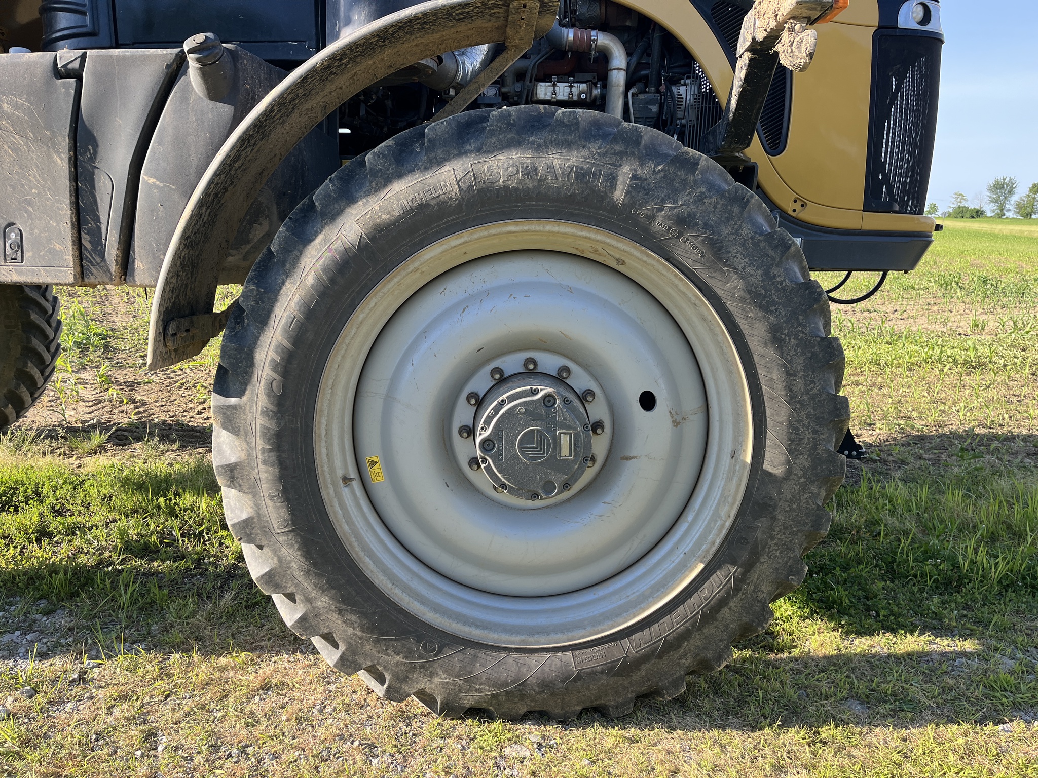 2019 RoGator RG1300C Image 8