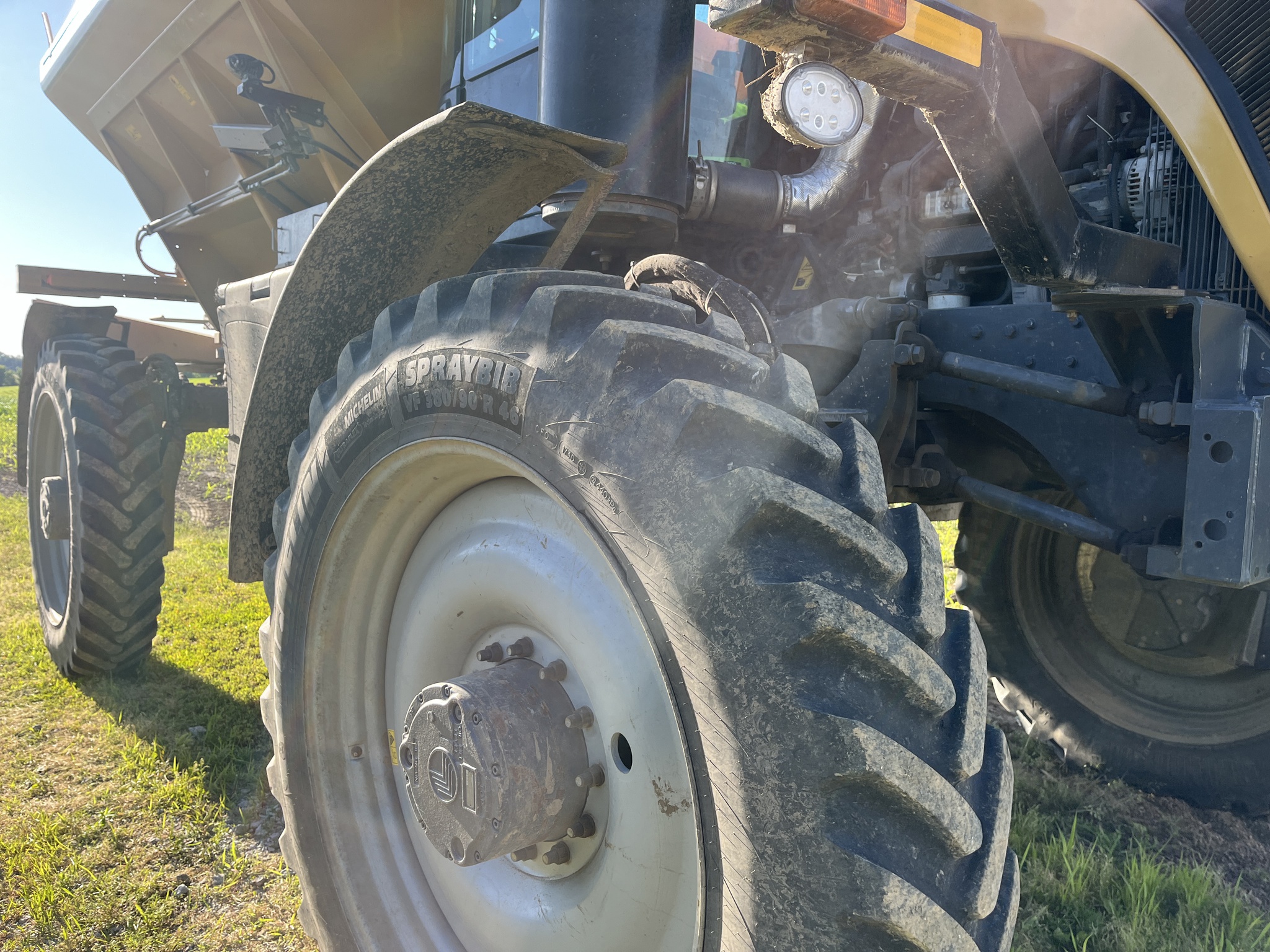 2019 RoGator RG1300C Image 5