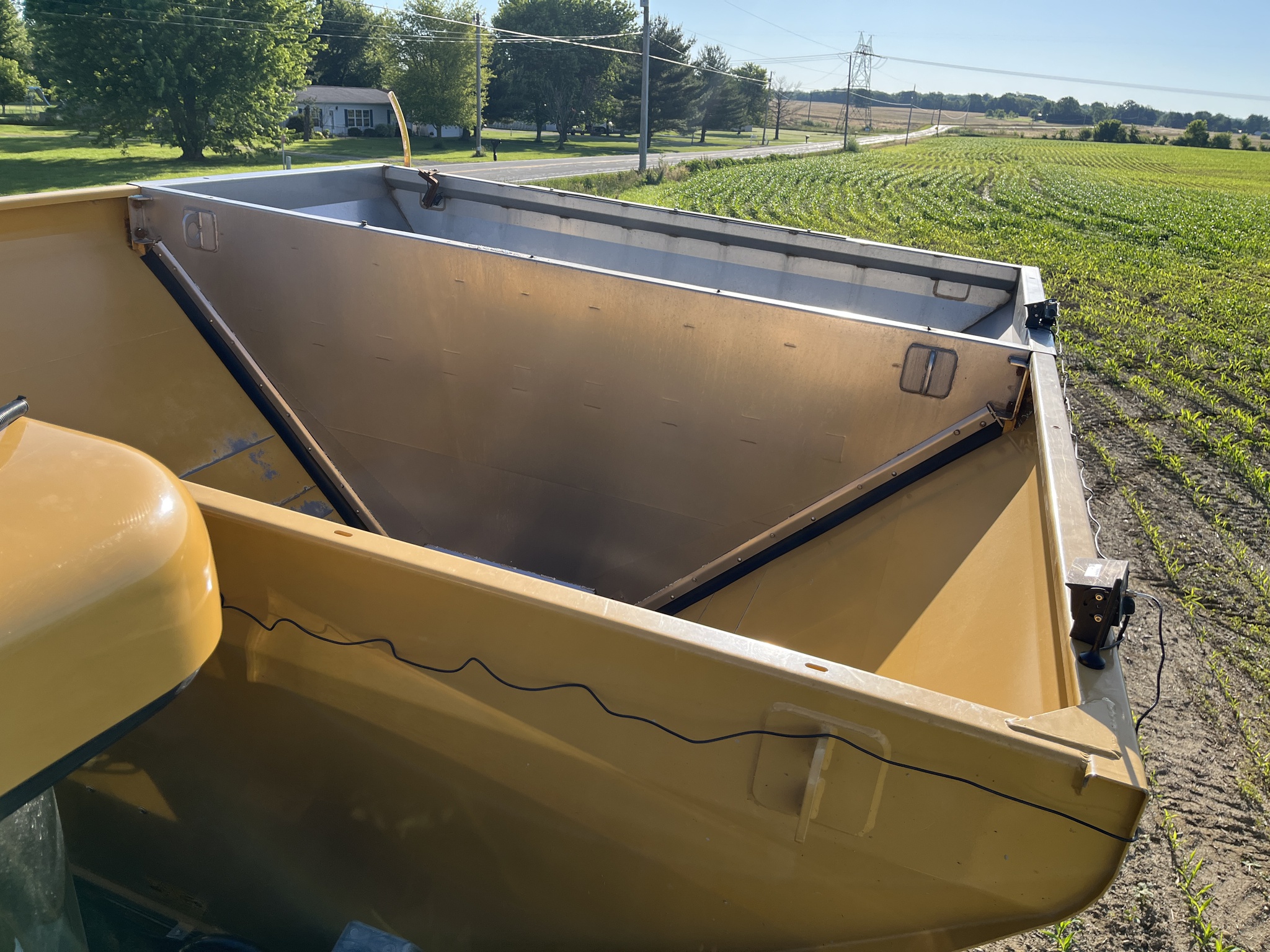 2019 RoGator RG1300C Image 11
