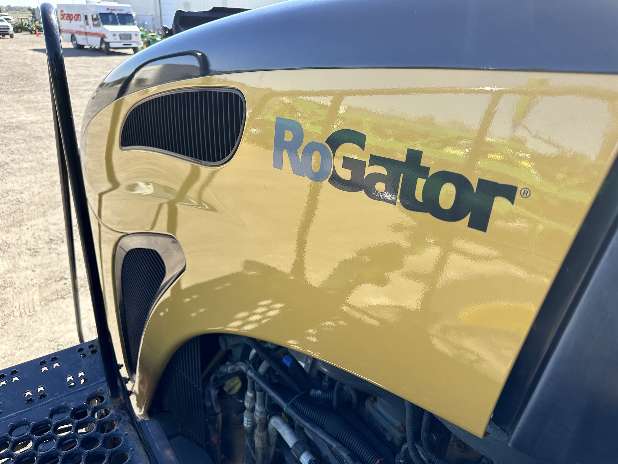 2019 RoGator RG1300C Image 20