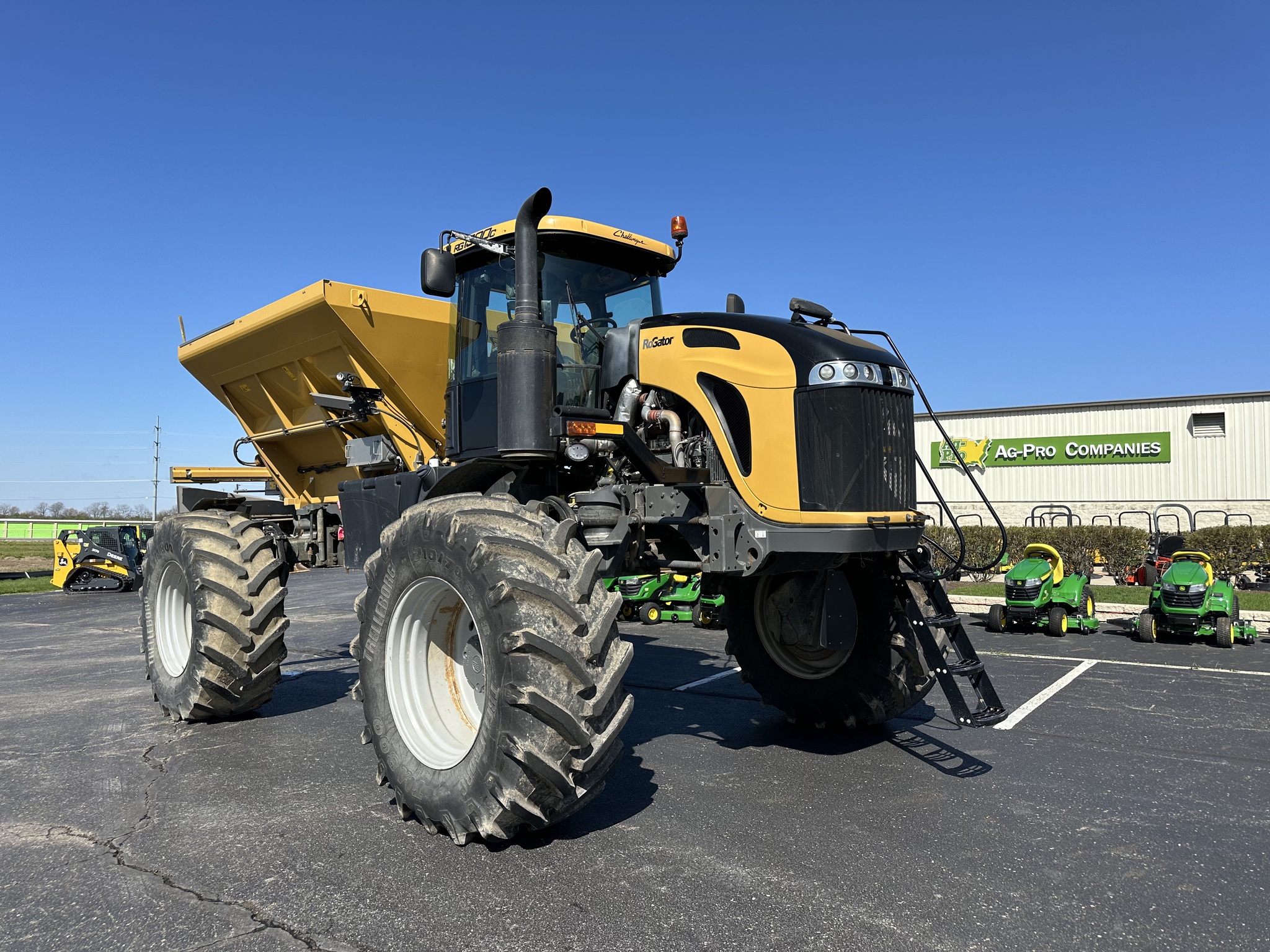 2019 RoGator RG1300C Image 1