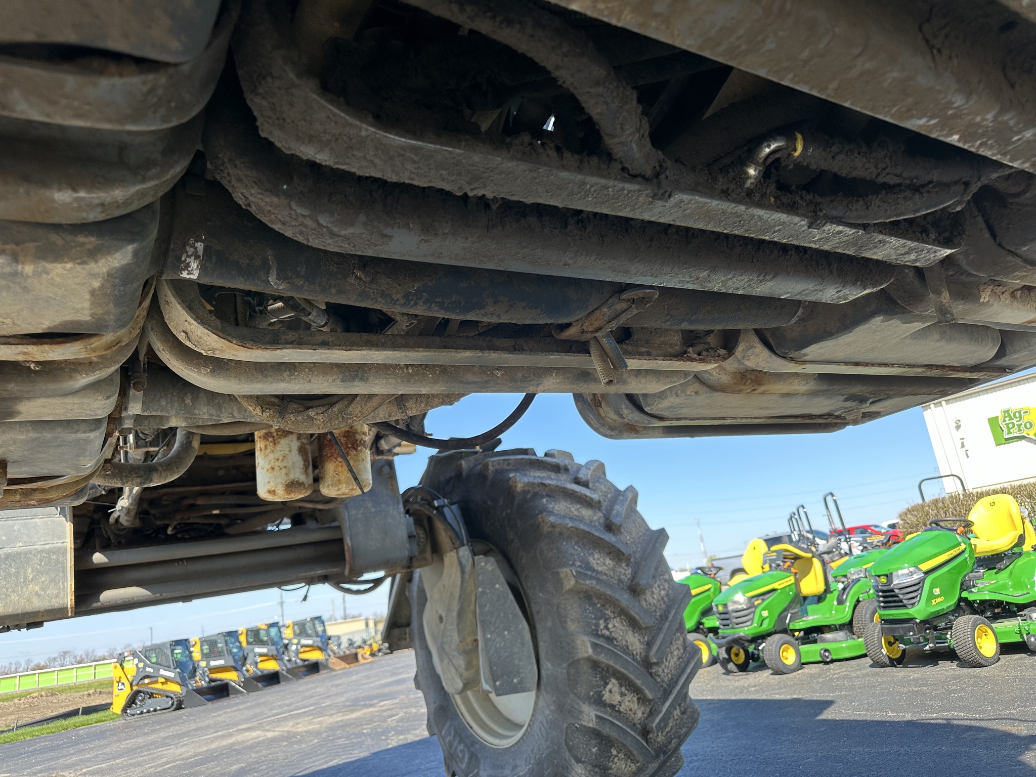 2019 RoGator RG1300C Image 24