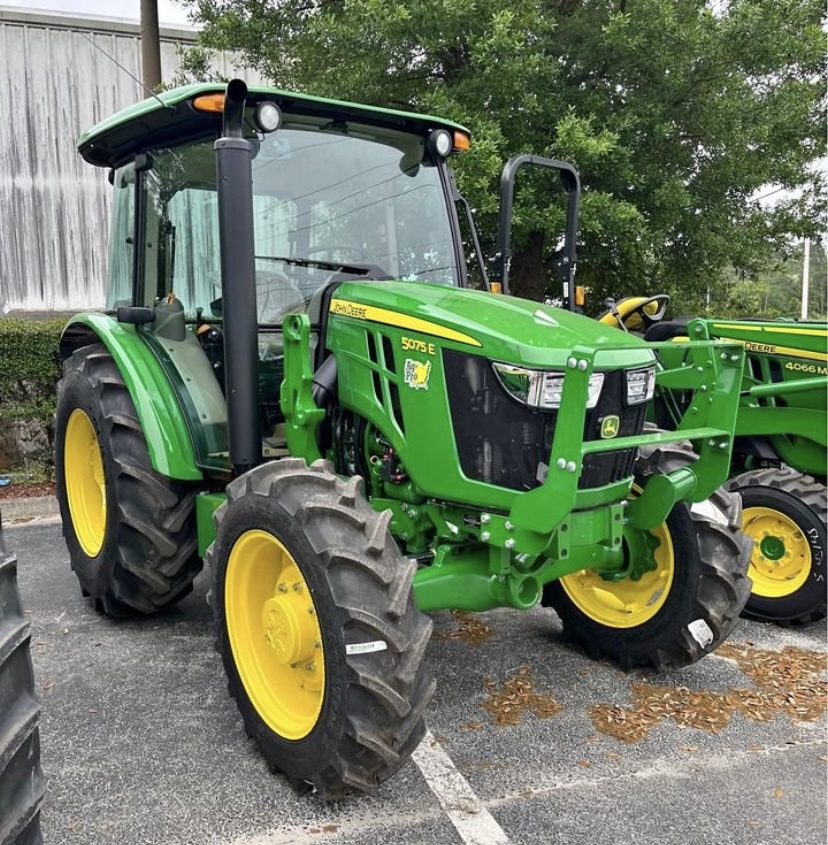 2024 John Deere 5075E Image 1