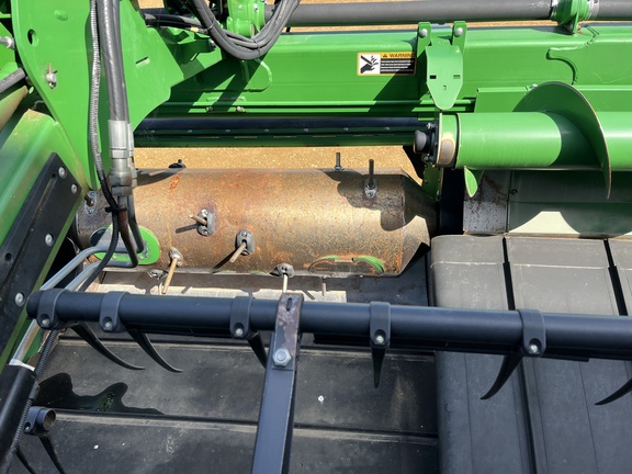 Used 2014 John Deere 640D Combine Platforms at Horizon Ag & Turf in High Prairie, AB - Photo12