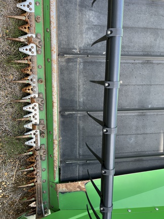 Used 2014 John Deere 640D Combine Platforms at Horizon Ag & Turf in High Prairie, AB - Photo14