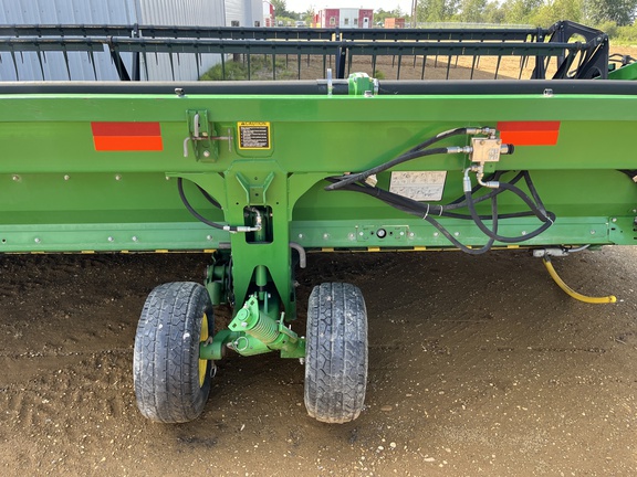 Used 2014 John Deere 640D Combine Platforms at Horizon Ag & Turf in High Prairie, AB - Photo9