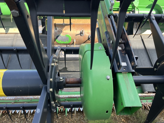 Used 2014 John Deere 640D Combine Platforms at Horizon Ag & Turf in High Prairie, AB - Photo11