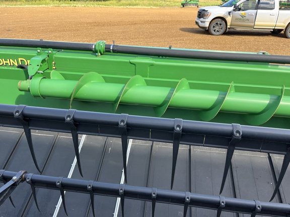 Used 2014 John Deere 640D Combine Platforms at Horizon Ag & Turf in High Prairie, AB - Photo16