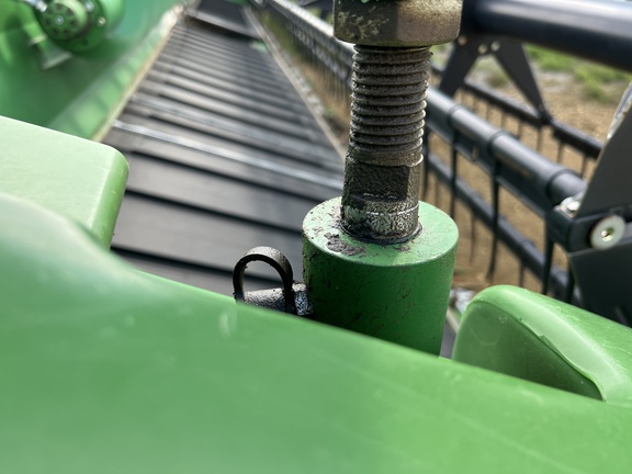 Used 2014 John Deere 640D Combine Platforms at Horizon Ag & Turf in High Prairie, AB - Photo19