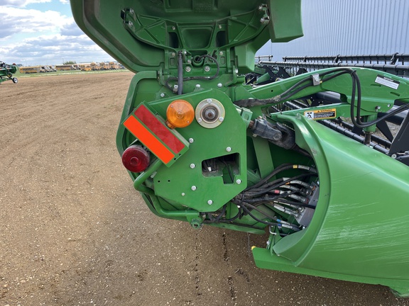 Used 2014 John Deere 640D Combine Platforms at Horizon Ag & Turf in High Prairie, AB - Photo18