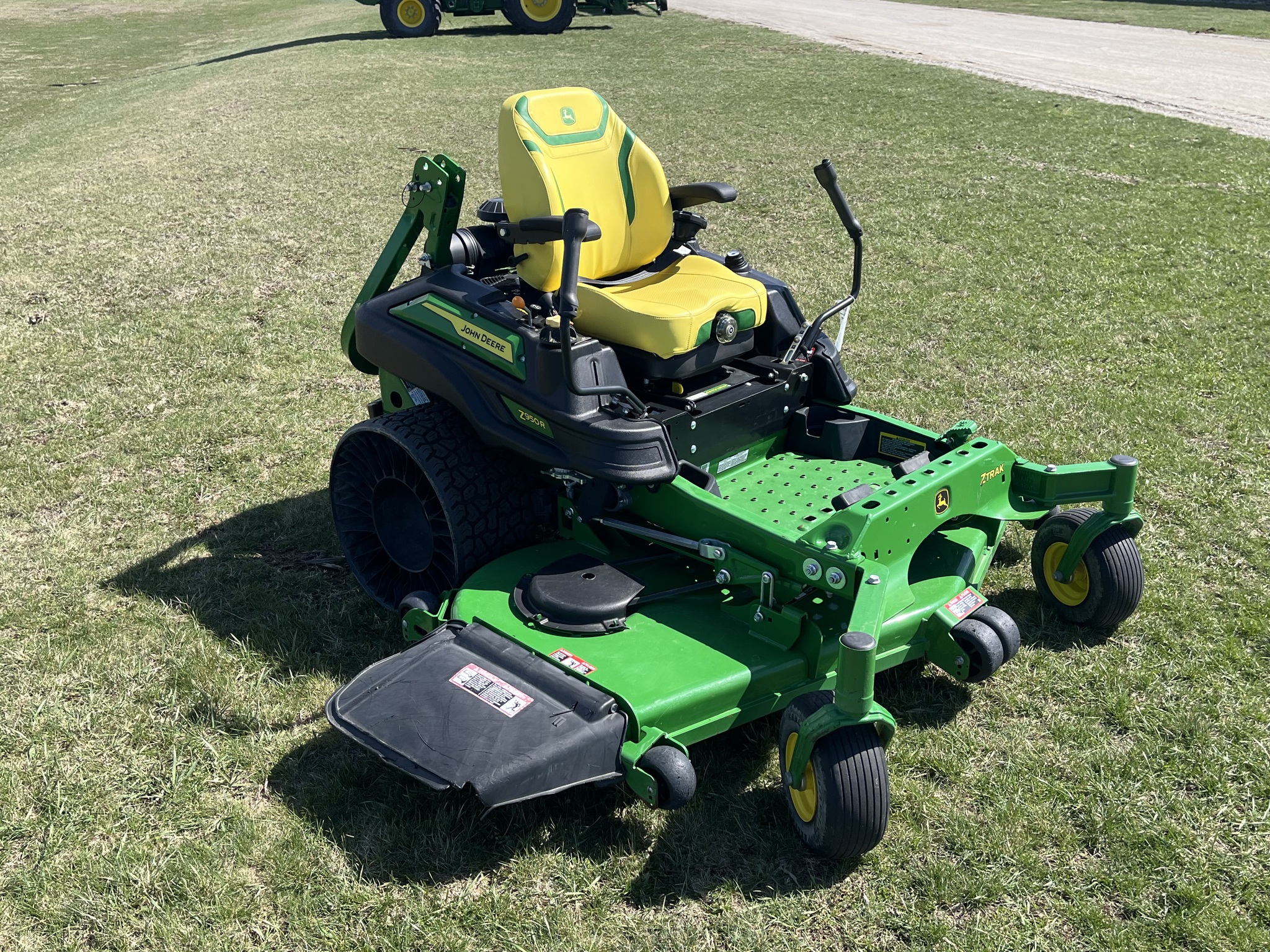 2024 John Deere Z950R Image 5