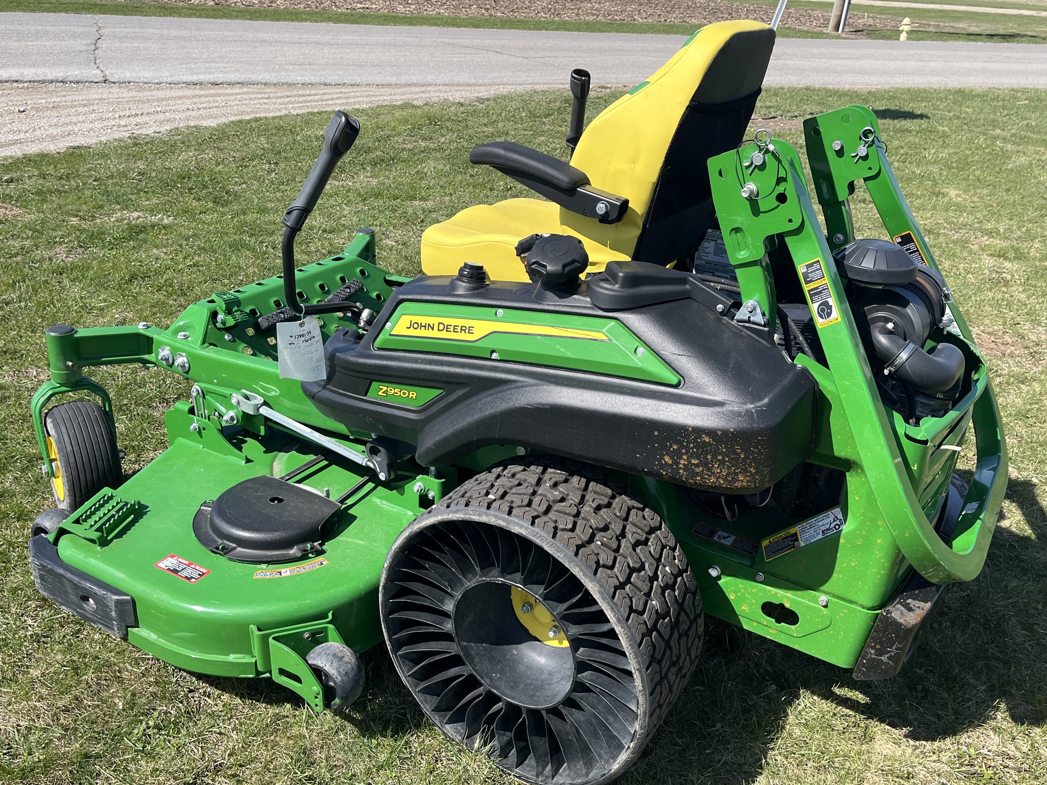 2024 John Deere Z950R Image 9
