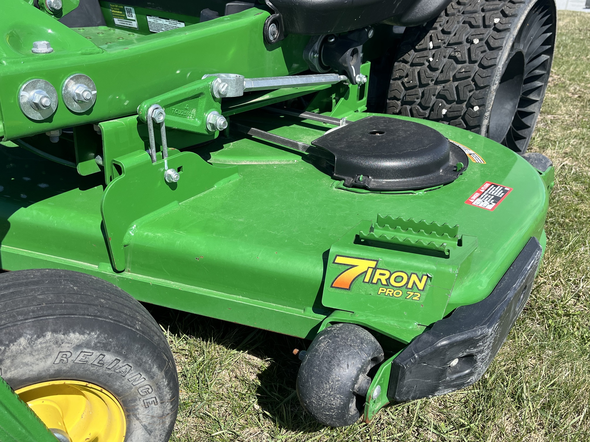 2024 John Deere Z950R Image 10