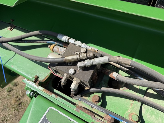 2020 John Deere 560M - Photo17