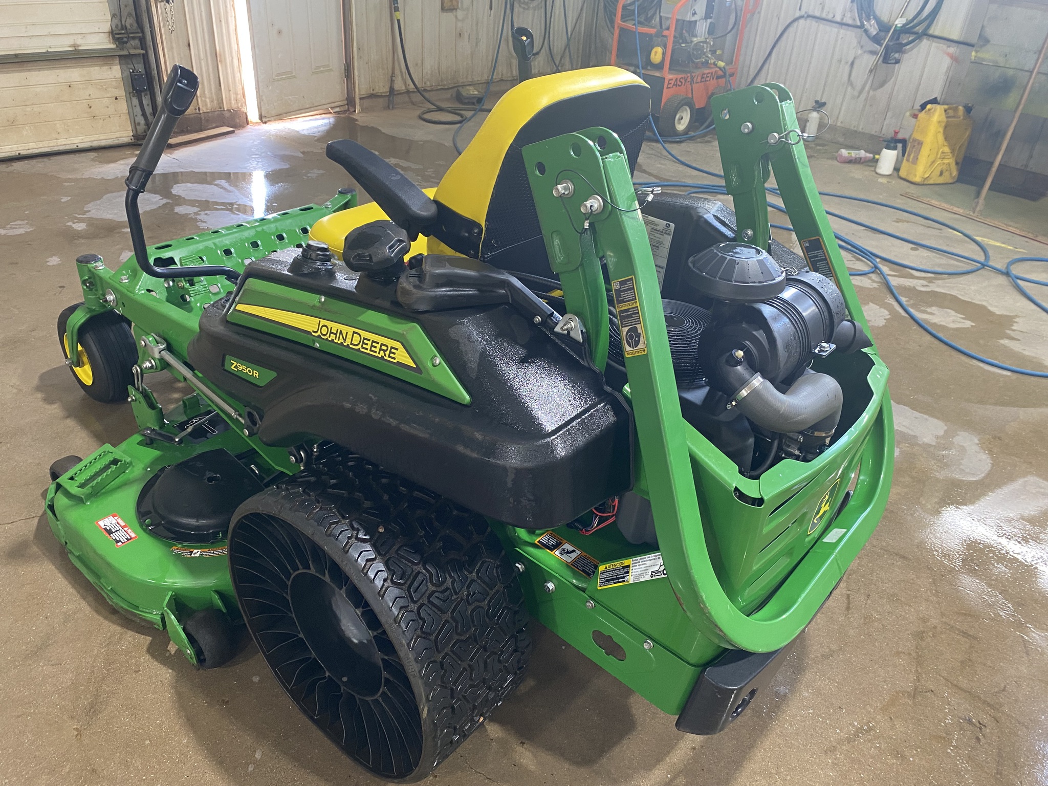 2018 John Deere Z950R Image 6