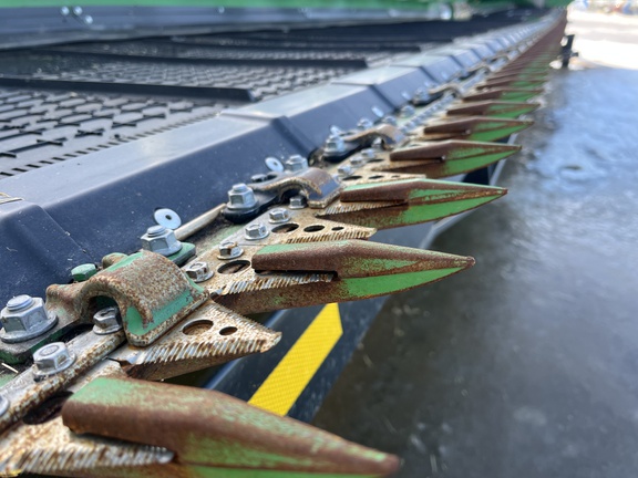 Used 2024 John Deere HD50R Combine Platforms at Horizon Ag & Turf in High Prairie, AB - Photo11