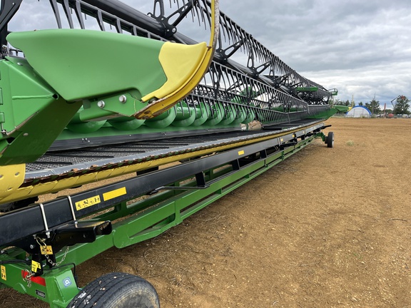 Used 2024 John Deere HD50R Combine Platforms at Horizon Ag & Turf in High Prairie, AB - Photo6