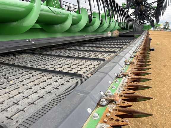 Used 2024 John Deere HD50R Combine Platforms at Horizon Ag & Turf in High Prairie, AB - Photo17