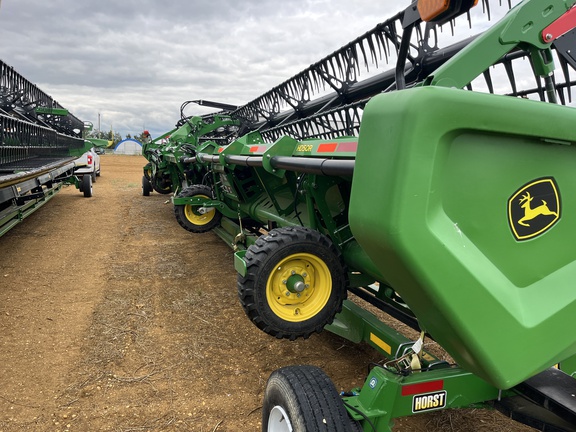 Used 2024 John Deere HD50R Combine Platforms at Horizon Ag & Turf in High Prairie, AB - Photo4
