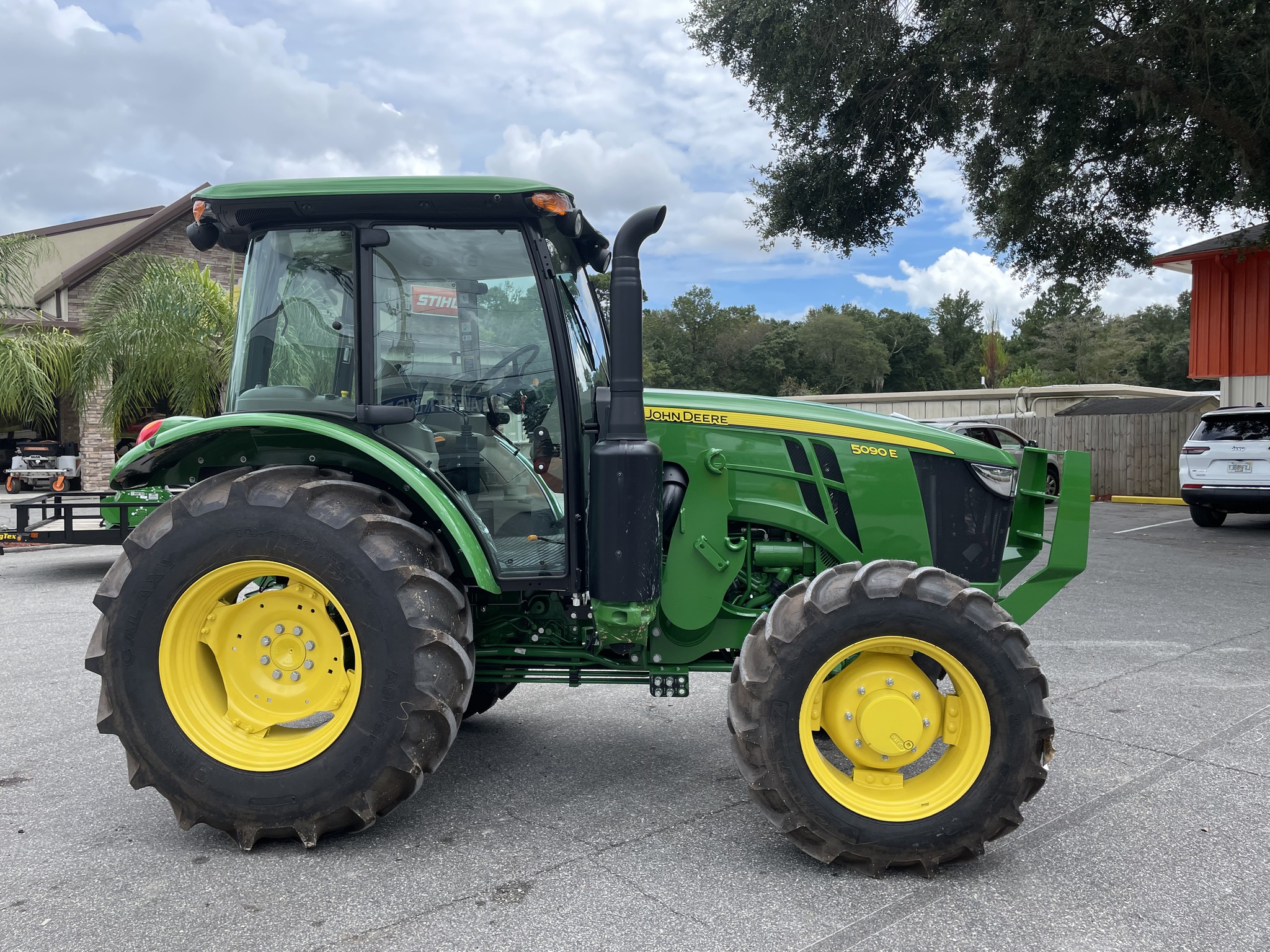 2025 John Deere 5090E Image 6