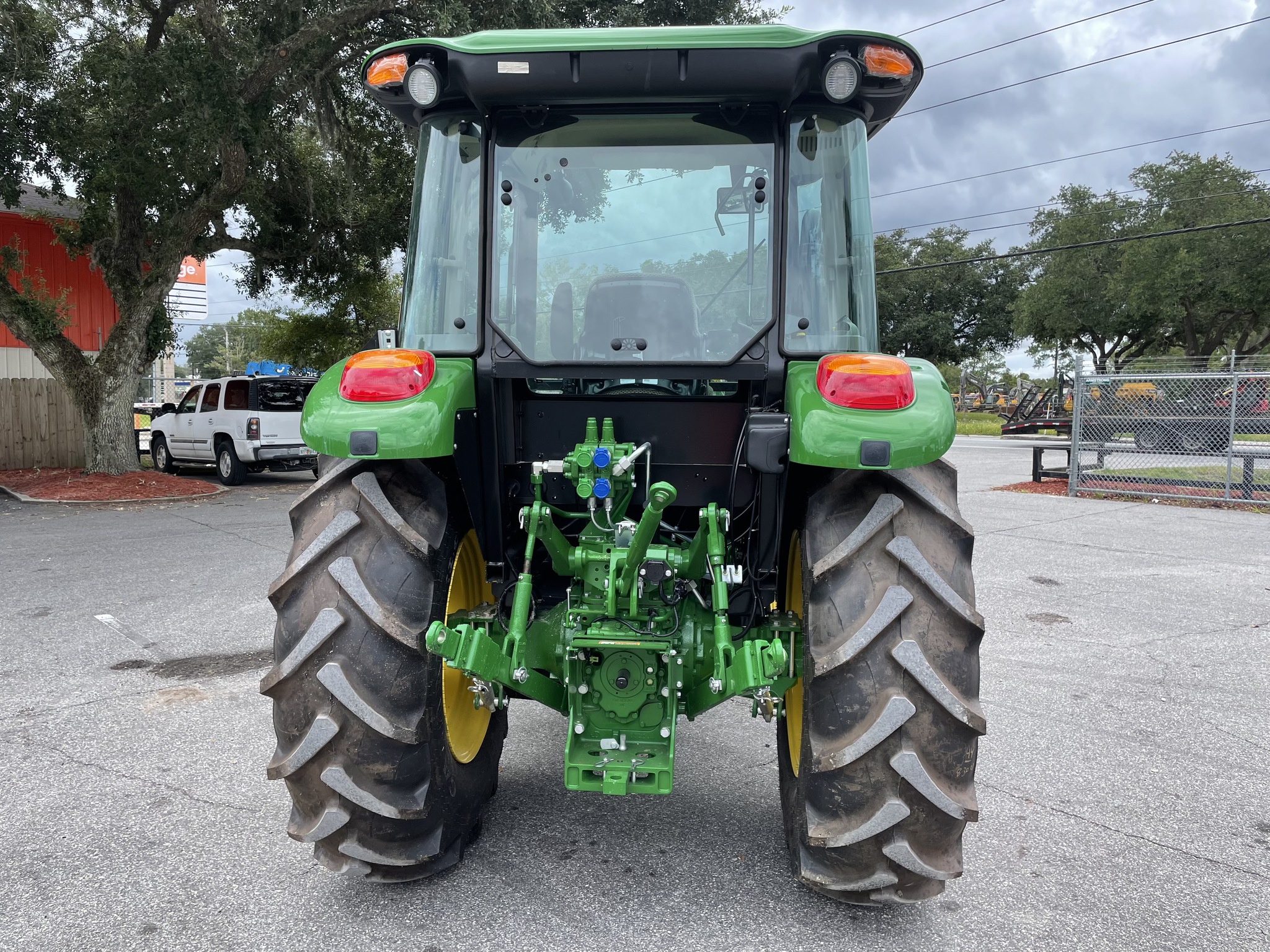 2025 John Deere 5090E Image 8