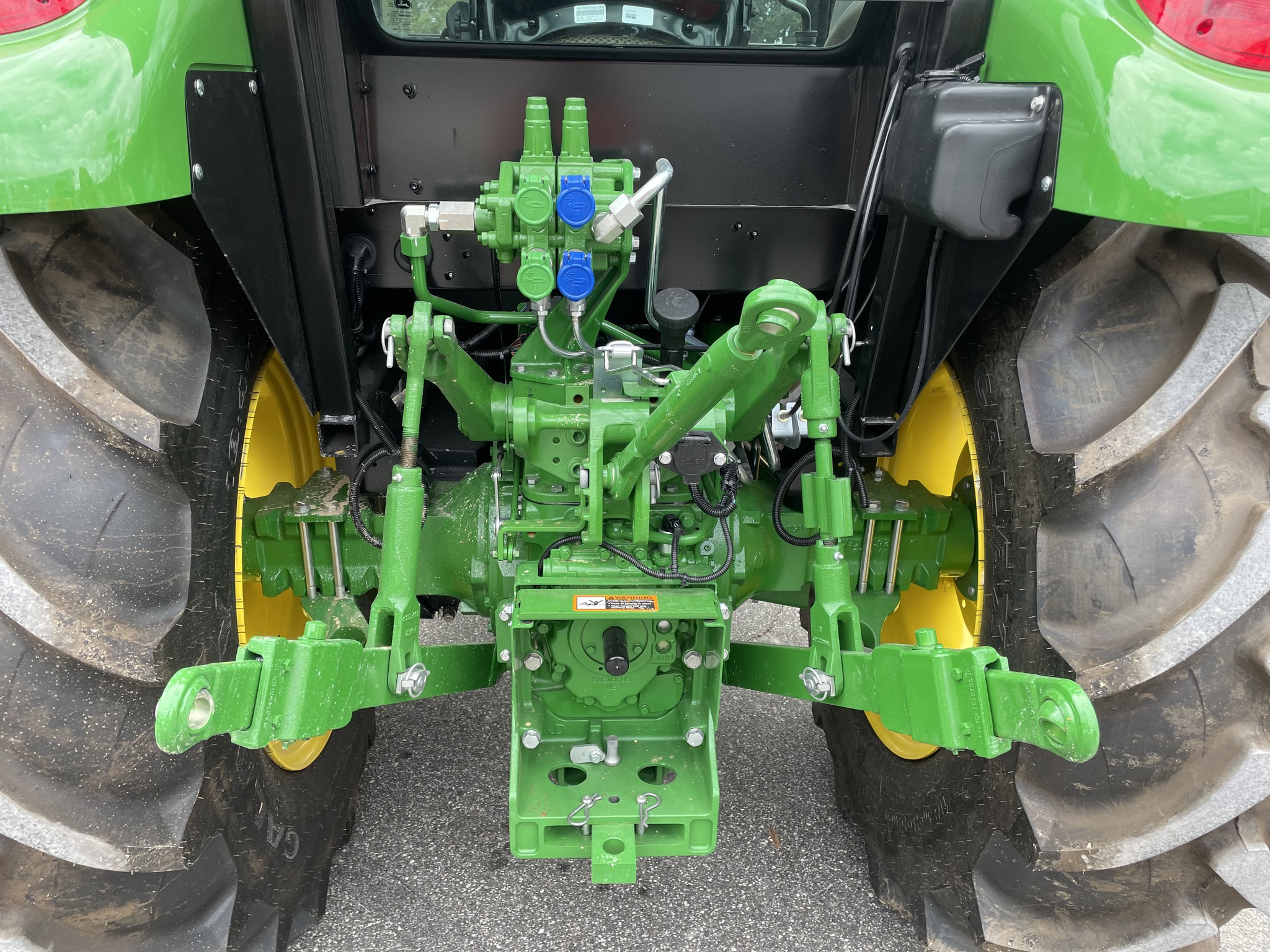 2025 John Deere 5090E Image 9