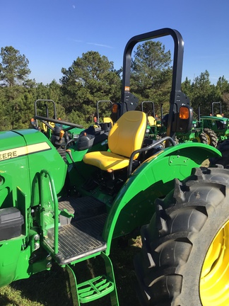2024 John Deere 5075E Photo 7