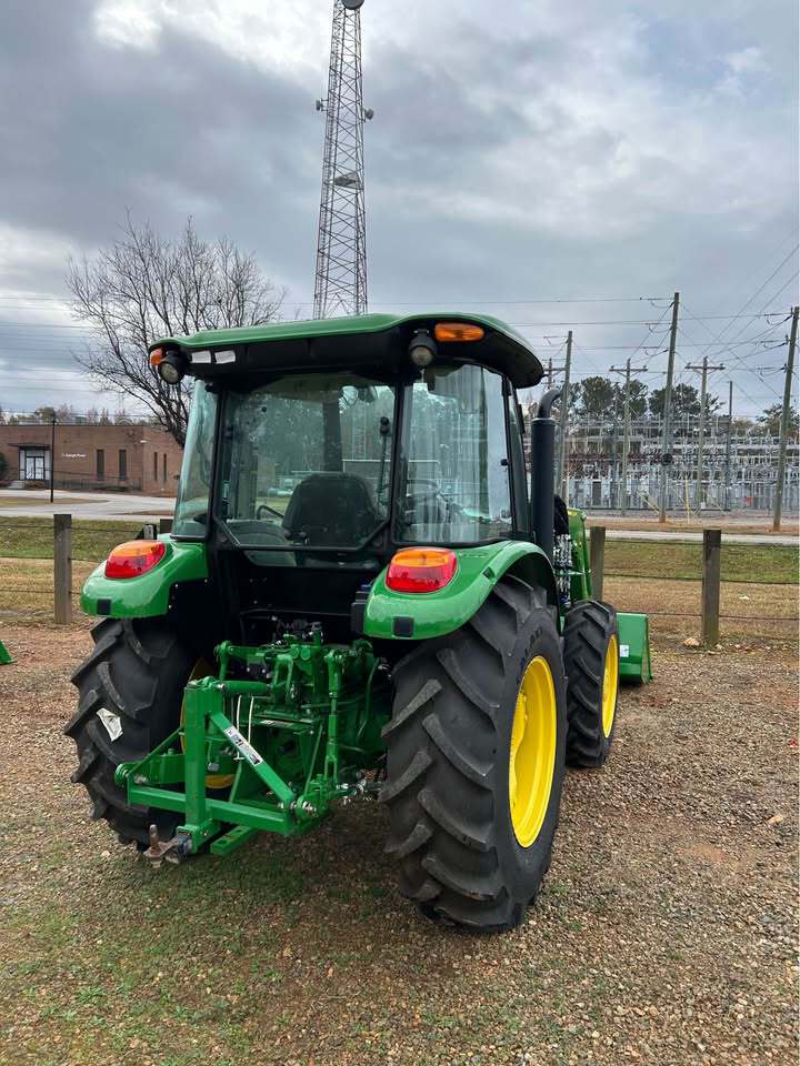 2025 John Deere 5067E Image 4