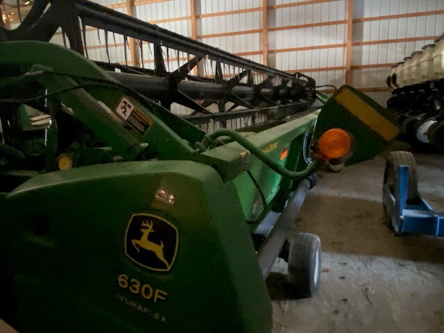 2003 John Deere 630F Image 15