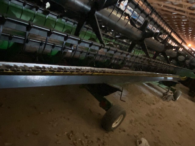 2003 John Deere 630F Image 17