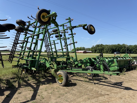  John Deere 2210