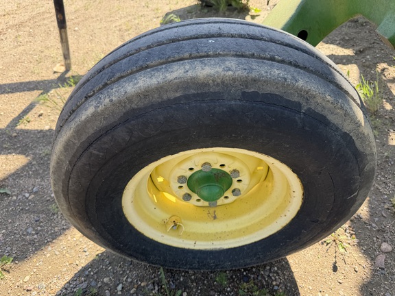 2005 John Deere 2210 - Photo9