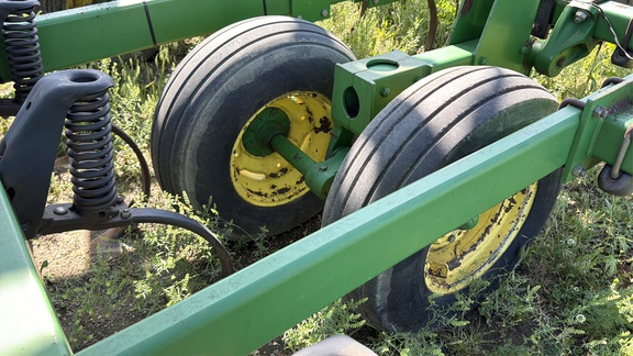 2005 John Deere 2210 - Photo11