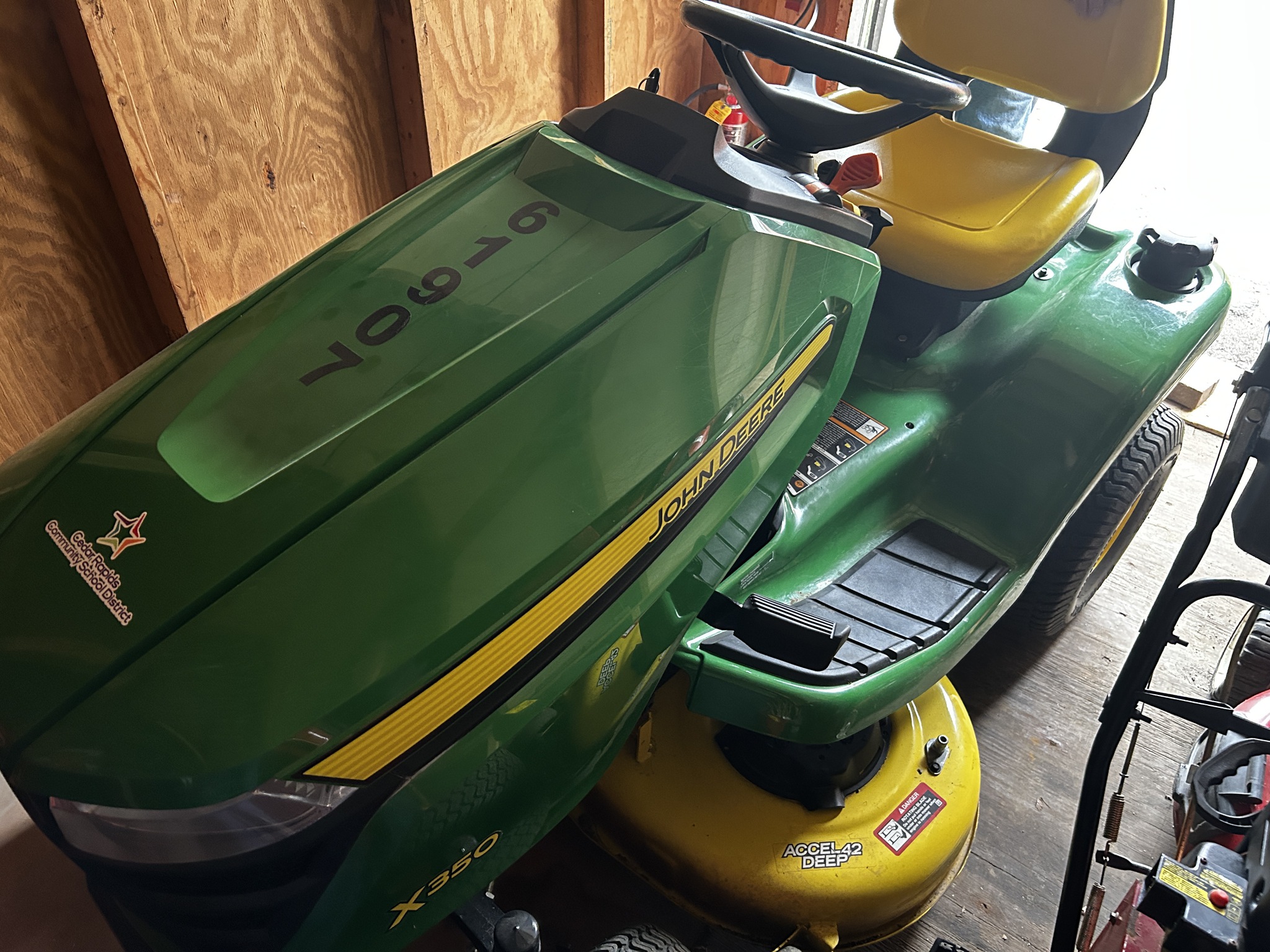 2019 John Deere X350 Image 1