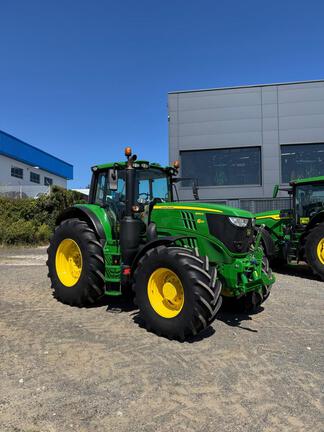John Deere 6195M