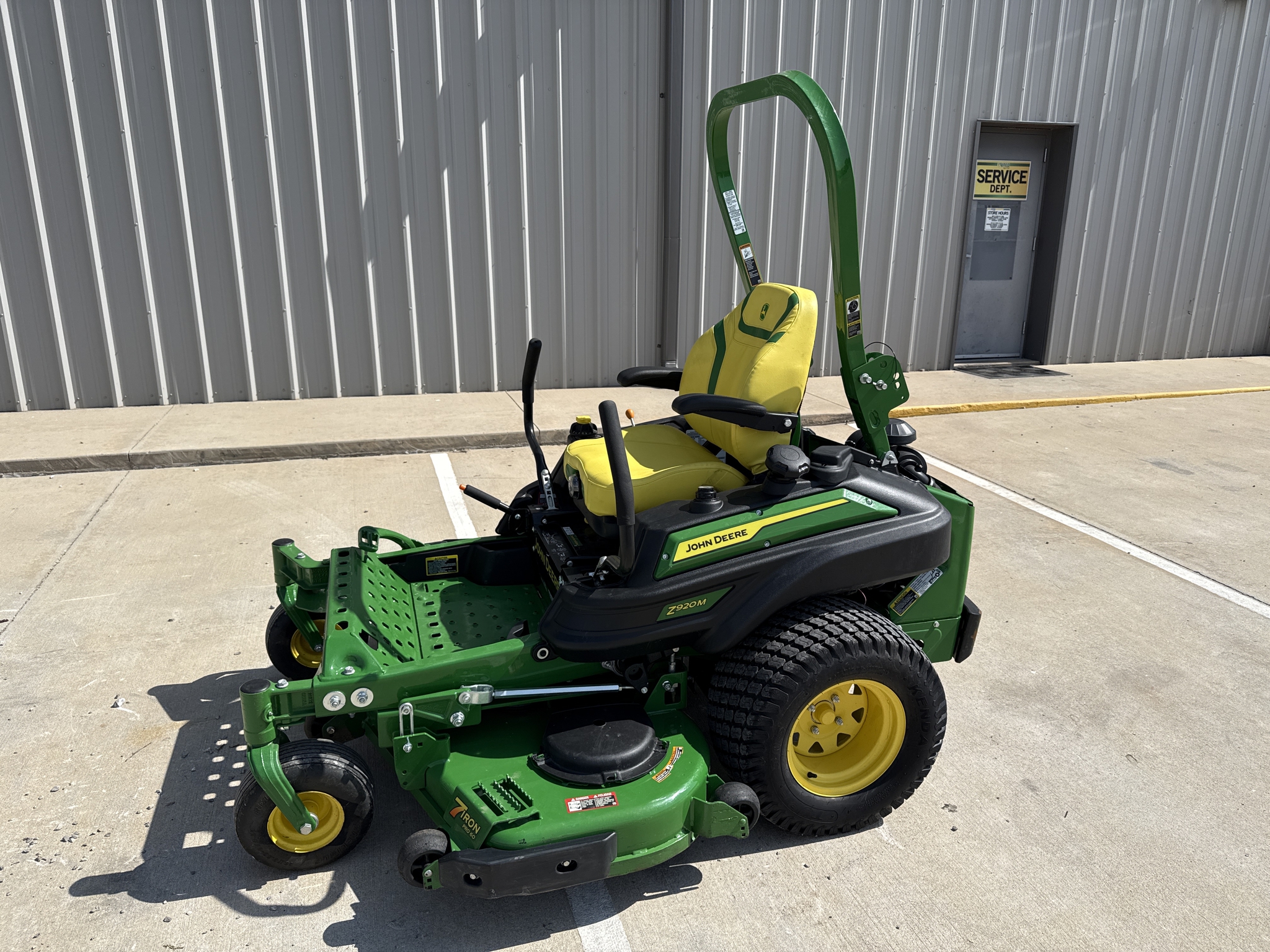 2024 John Deere Z920M Image 2