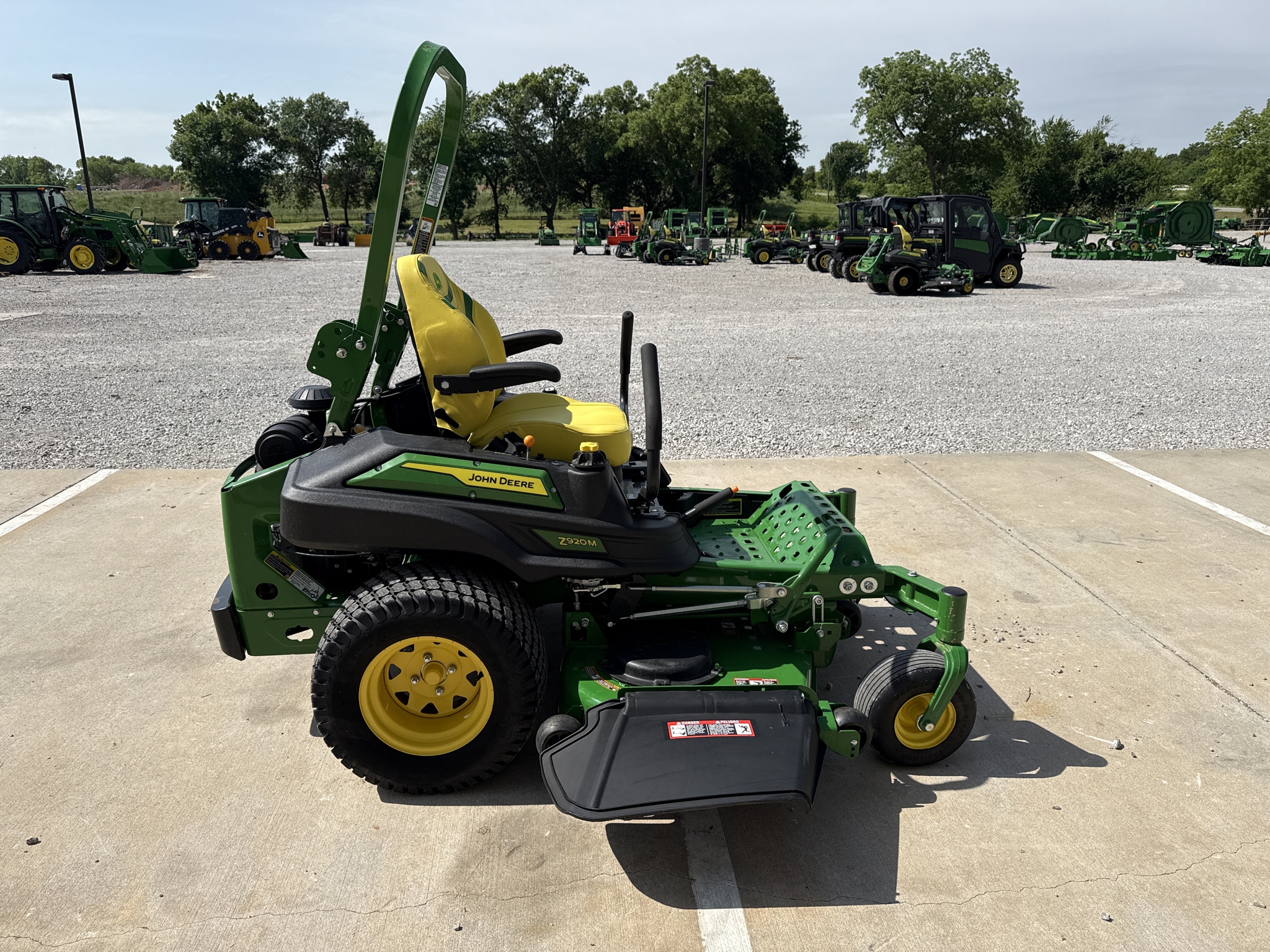 2024 John Deere Z920M Image 8